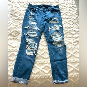6 long American Eagle Tomgirl jeans